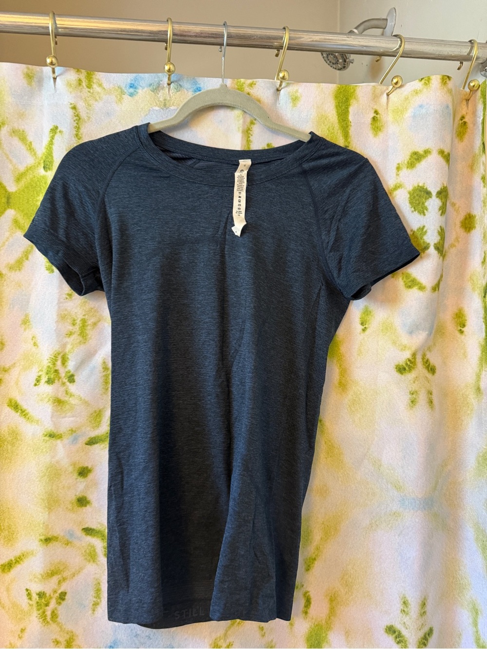 Lululemon swiftly tech short sleeve navy. Size 6
